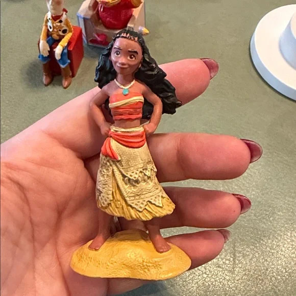 Tonies Box with Figurines Bundle - Picture 10 of 10